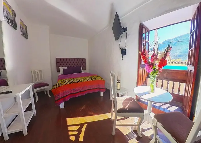 Rhouse Hotel