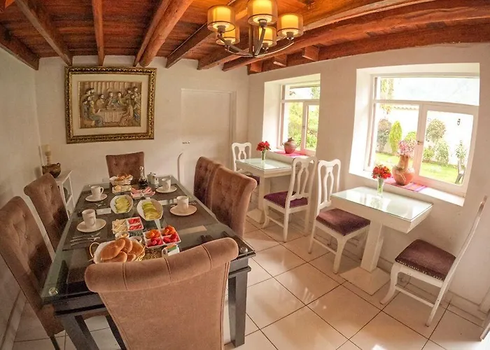Rhouse Hotel